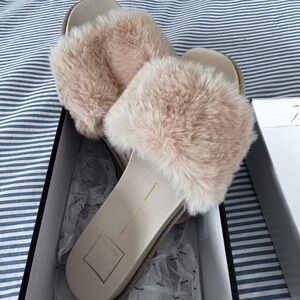 Dolce Vita Fuzzy Sandal 9